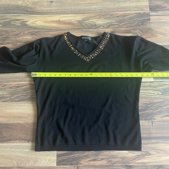 Nonpateil beaded sweater - Picture 5 of 9